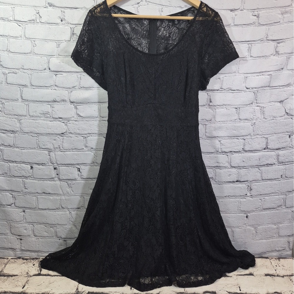 Torrid Dress Womens 12 Black Lace Cap Sleeves Knee Length Lined Romantic Goth